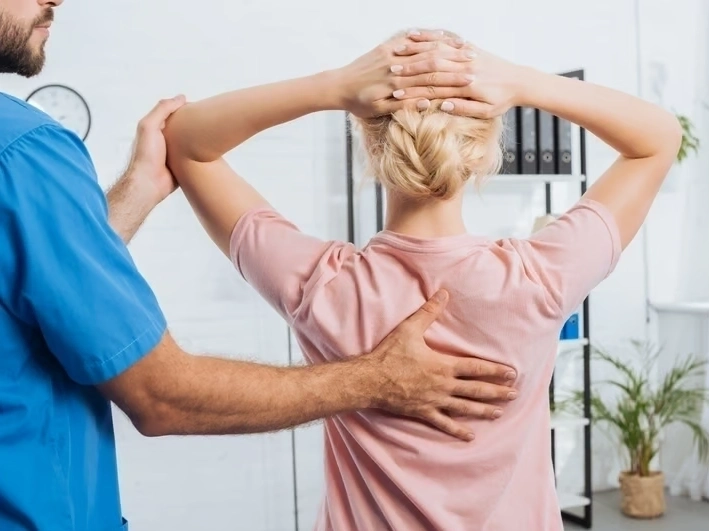 Professional Spinal Traction Therapy services by Arrowhead Clinic in McDonough, GA — licensed Chiropractor provider