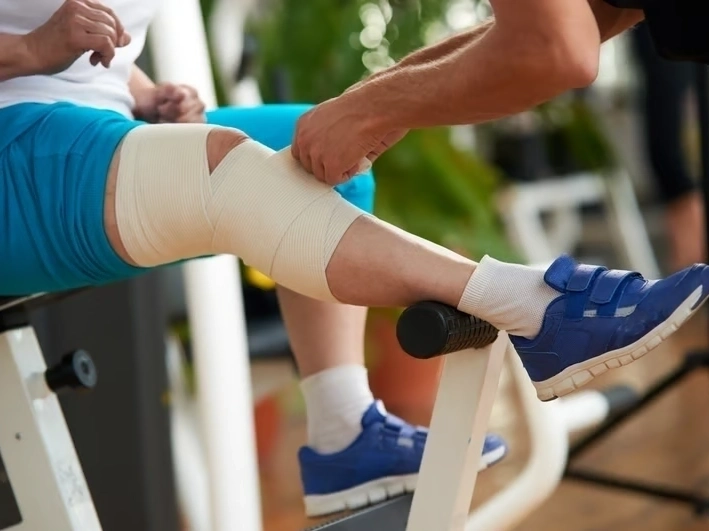 Arrowhead Clinic step-by-step Knee Pain Treatment process — professional quality